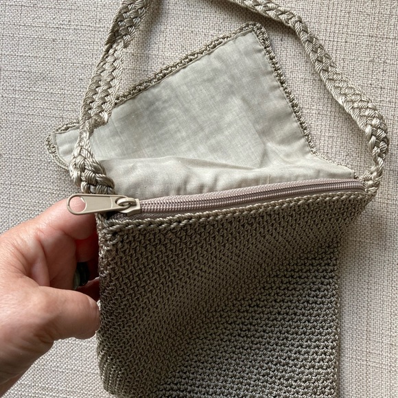 Crochet Crossbody Bag, Zipper Closure Sage Beige, Braided Strap, NWOT, Boho - Picture 4 of 6